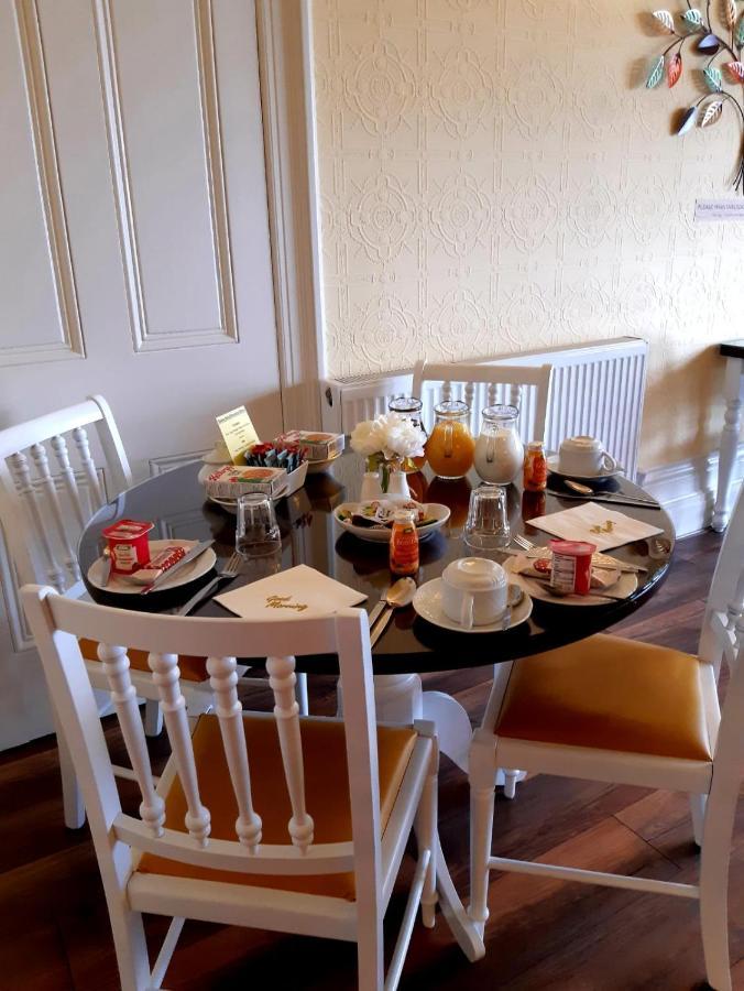 Hotel Savoy à Fleetwood Extérieur photo