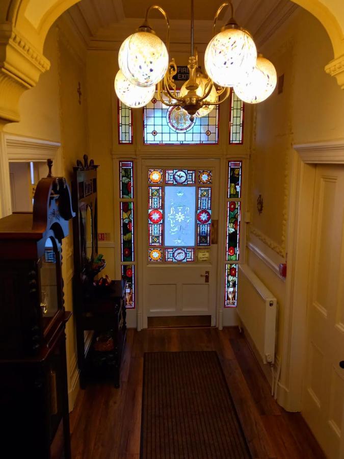 Hotel Savoy à Fleetwood Extérieur photo