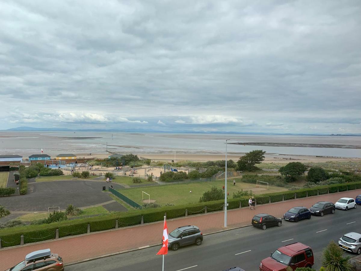 Hotel Savoy à Fleetwood Extérieur photo